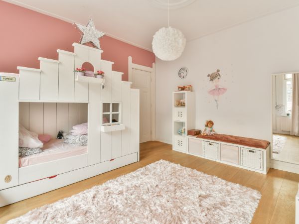 Porady dotyczące projektowania pokoju dziecięcego: Pomysły na dekoracje i sugestie dotyczące mebli